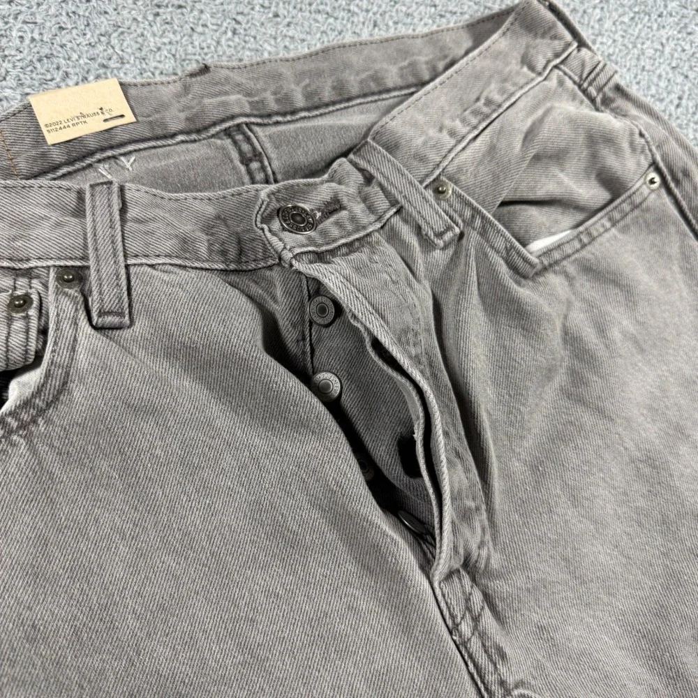 NWT Levis 501 Original Fit Jeans Mens 33x30 Grey Button Fly Straight Leg Denim